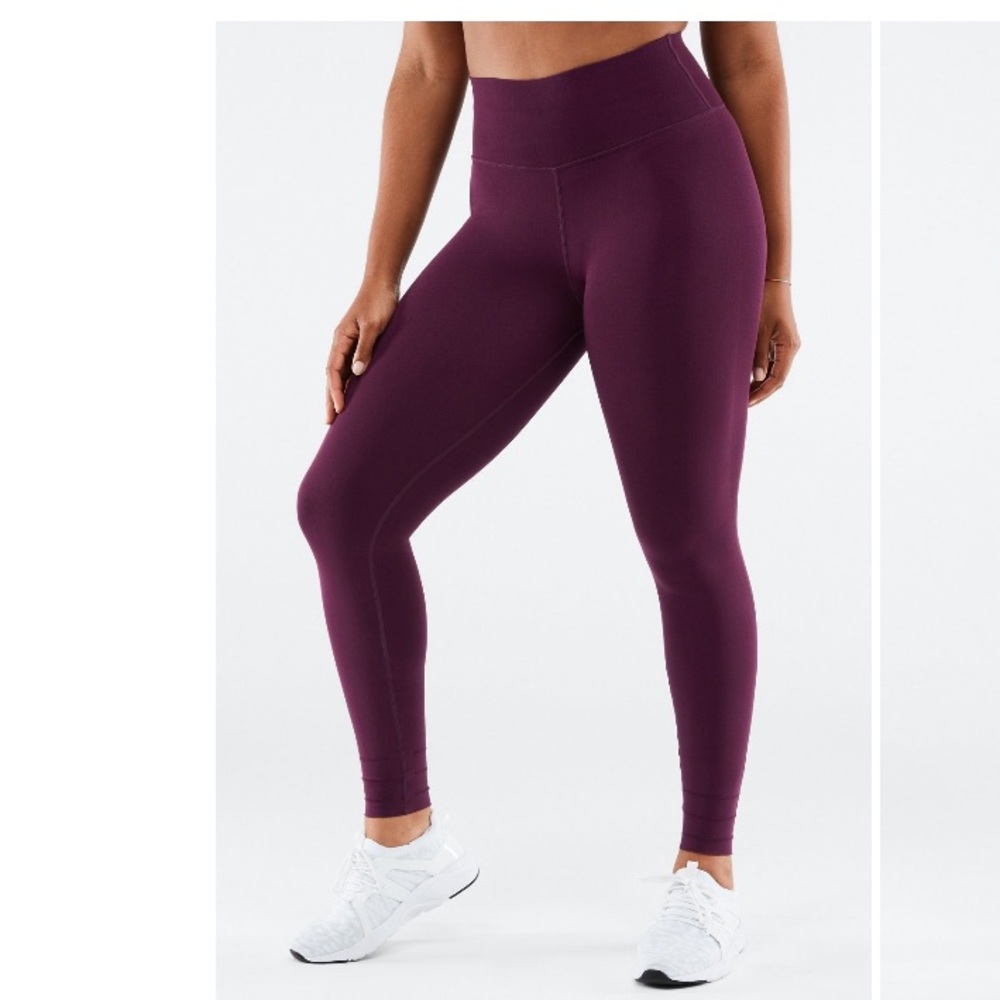 NWOT - Fabletics Sculptknit Essential Leggings